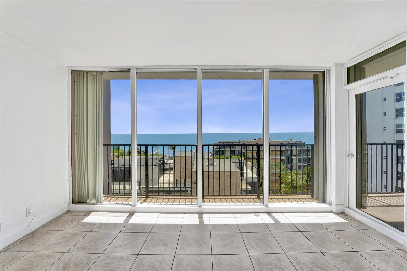 Photo of 2101 Ocean  #801, Hollywood, Florida, 33019 - Living Room View