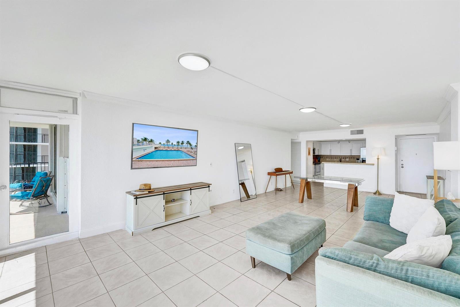 Photo of 2101 Ocean  #801, Hollywood, Florida, 33019 - Living Room