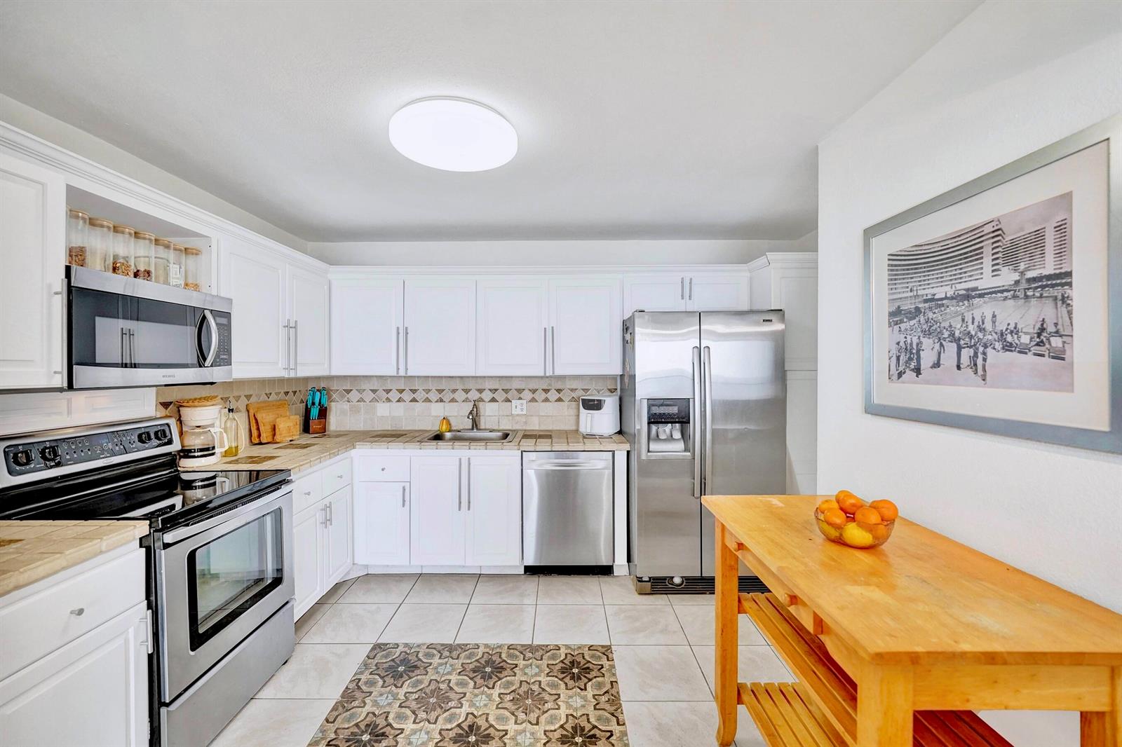 Photo of 2101 Ocean  #801, Hollywood, Florida, 33019 - Kitchen