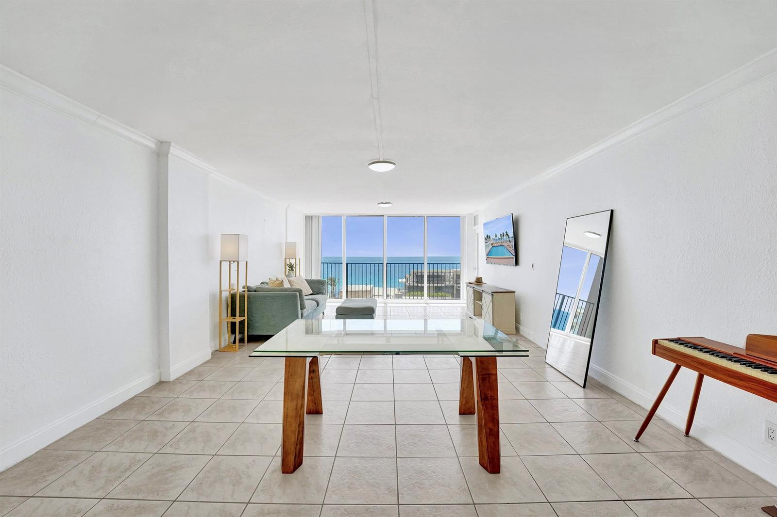 Photo of 2101 Ocean  #801, Hollywood, Florida, 33019 - Living Room