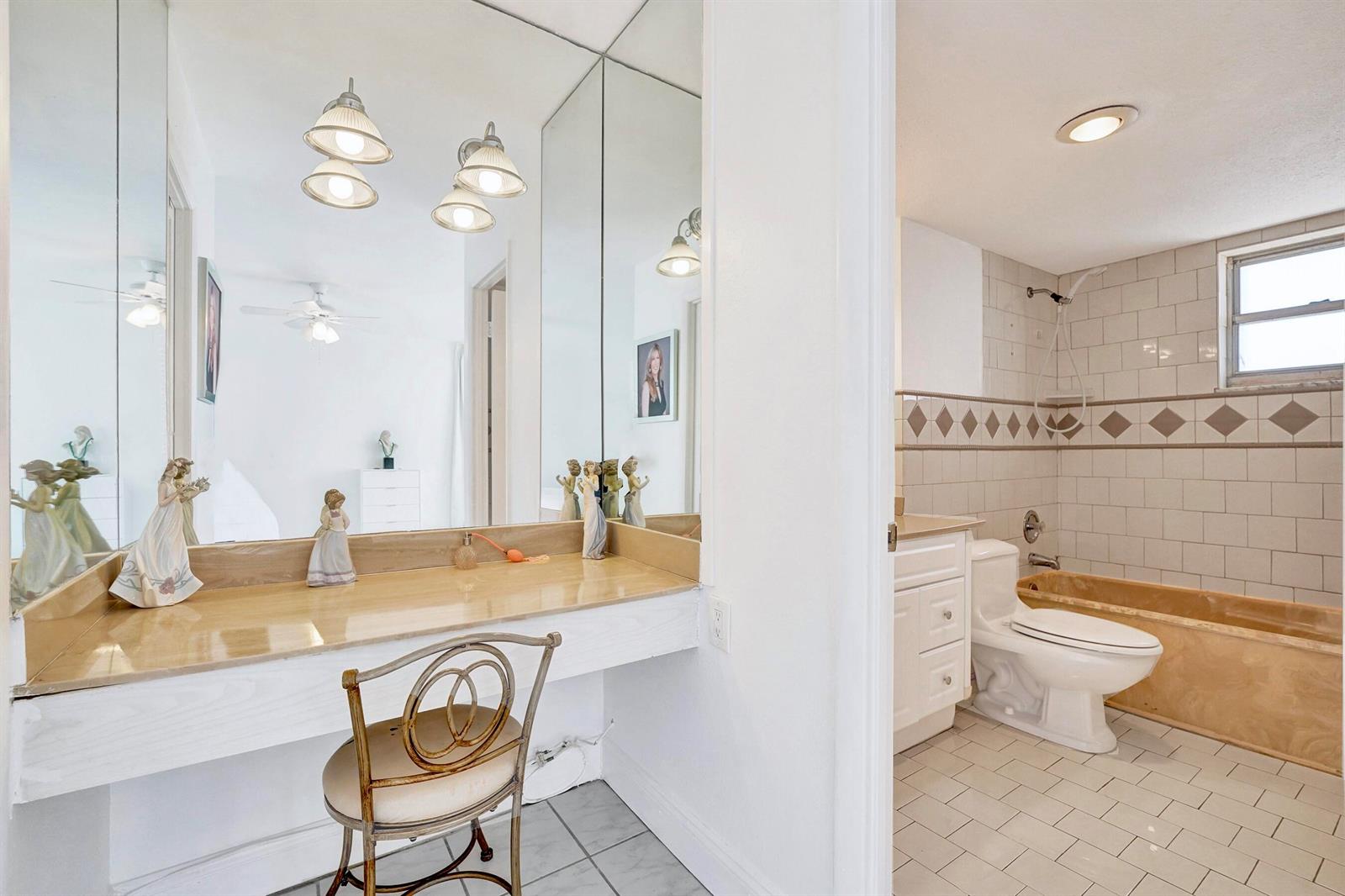 Photo of 2101 Ocean  #801, Hollywood, Florida, 33019 - Bathroom 1 beauty spot and bathroom