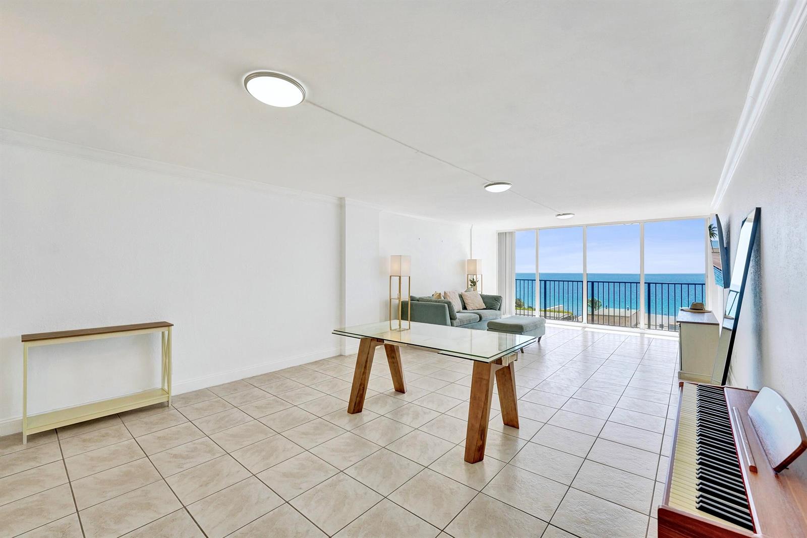 Photo of 2101 Ocean  #801, Hollywood, Florida, 33019 - Living Room