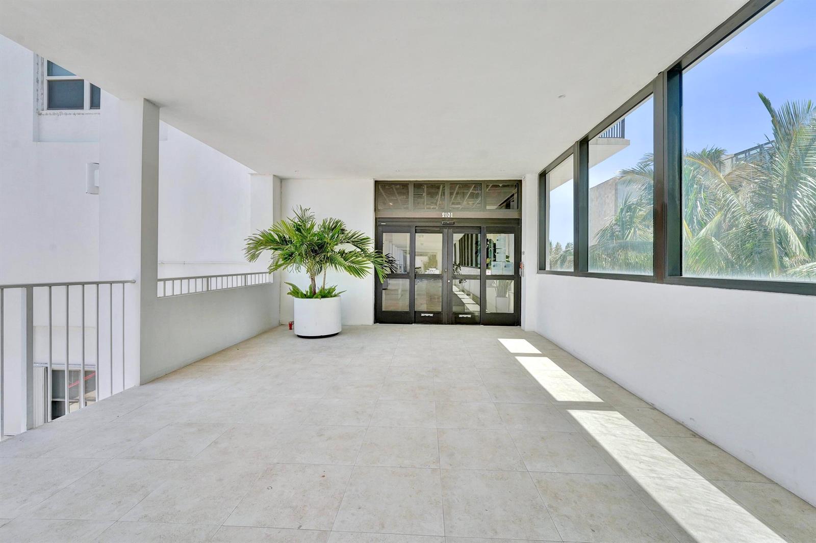 Photo of 2101 Ocean  #801, Hollywood, Florida, 33019 - Building entrance - 2101 Building