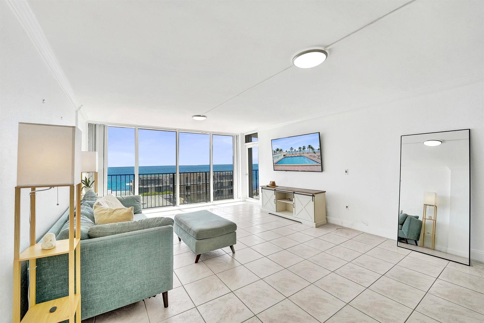 Photo of 2101 Ocean  #801, Hollywood, Florida, 33019 - Living Room