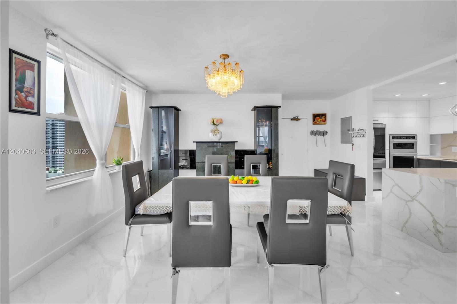 Ver detalles 14F(availabale now) 2 / 2 1275 sq. ft. $ 2026-06-28 0 foto