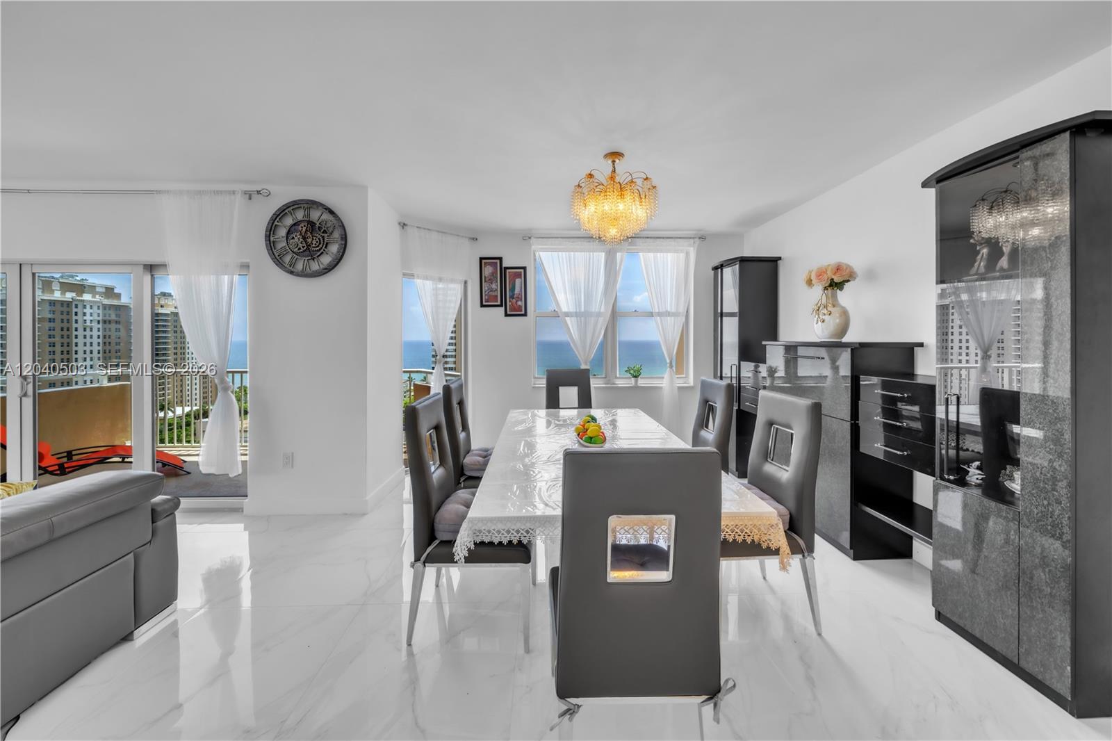 Ver detalles 14F(availabale now) 2 / 2 1275 sq. ft. $ 2026-06-28 0 foto