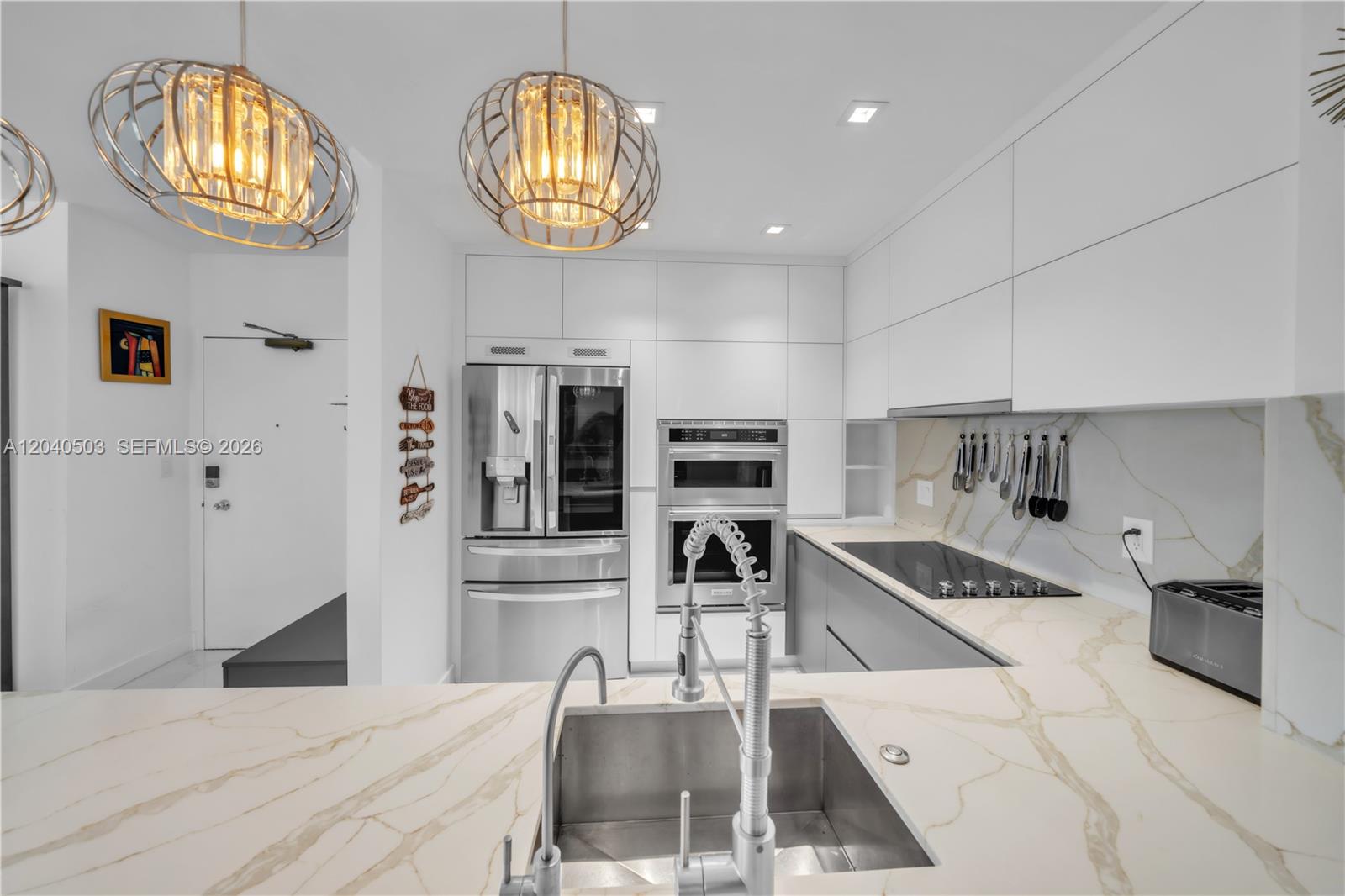 Ver detalles 14F(availabale now) 2 / 2 1275 sq. ft. $ 2026-06-28 0 foto