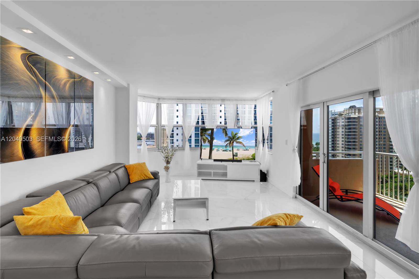 Ver detalles 14F(availabale now) 2 / 2 1275 sq. ft. $ 2026-06-28 0 foto