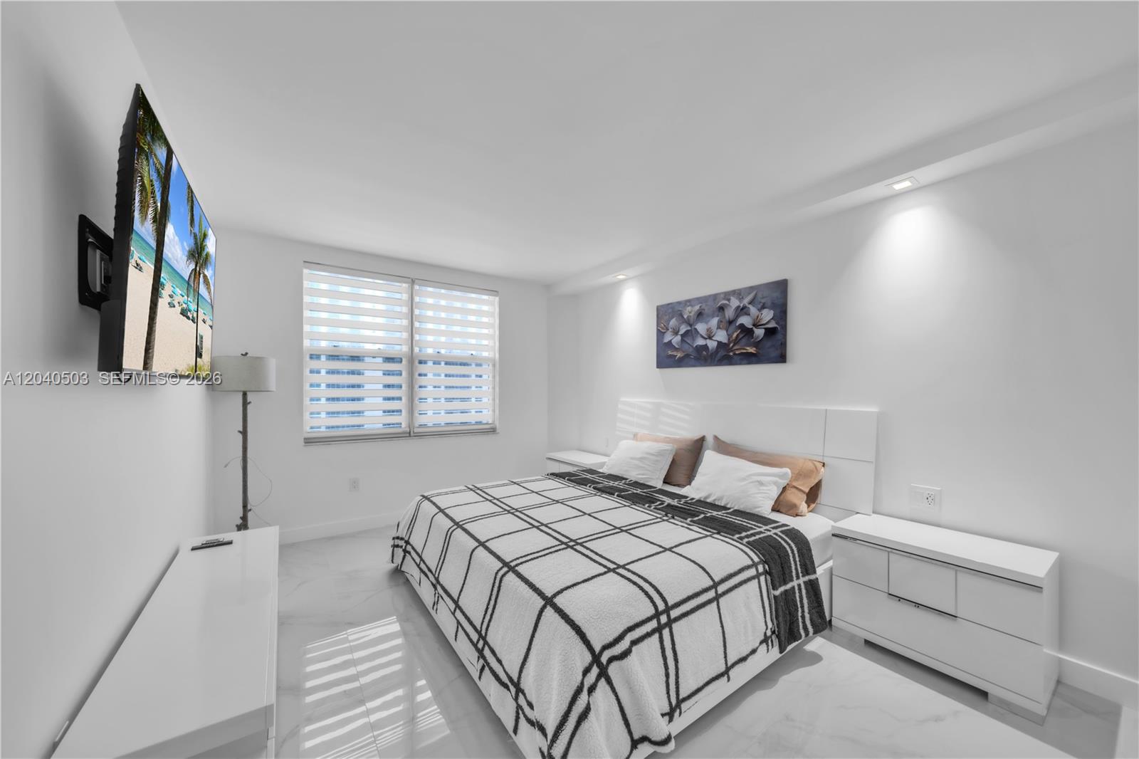 Ver detalles 14F(availabale now) 2 / 2 1275 sq. ft. $ 2026-06-28 0 foto
