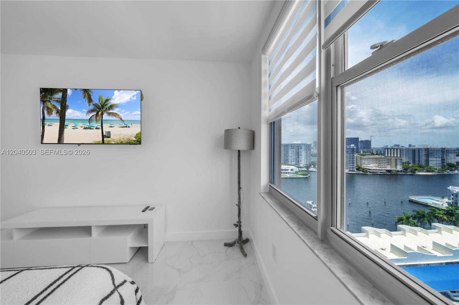 Ver detalles 14F(availabale now) 2 / 2 1275 sq. ft. $ 2026-06-28 0 foto