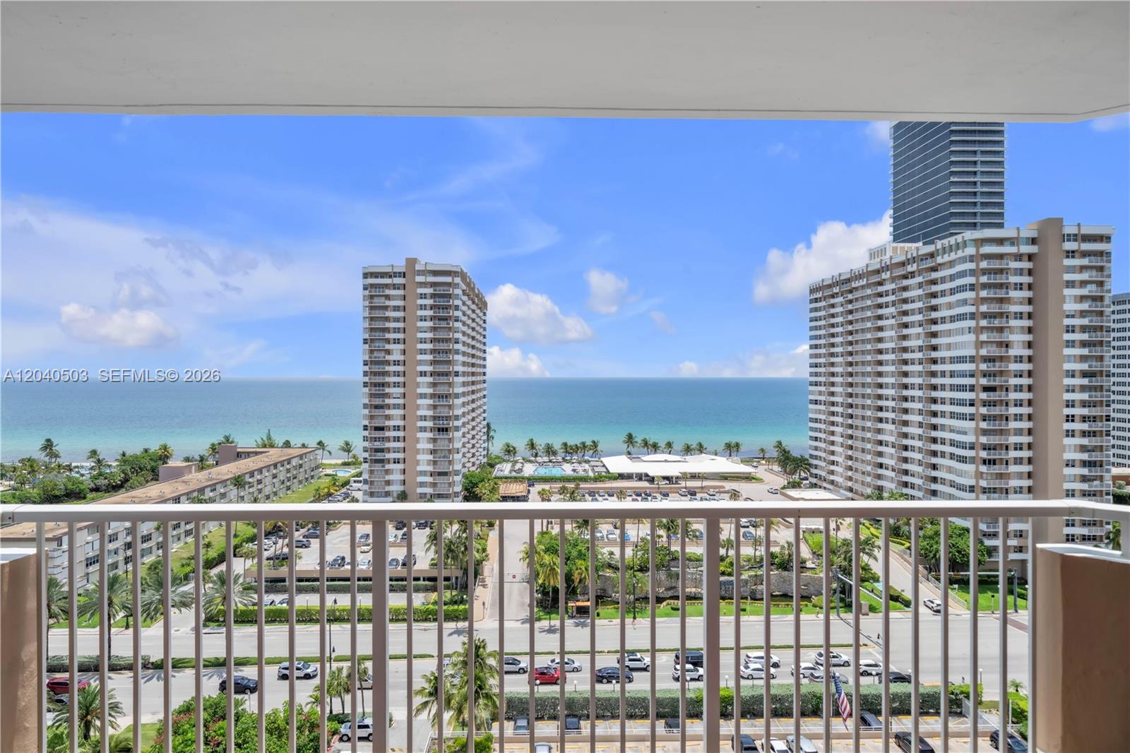Ver detalles 14F(availabale now) 2 / 2 1275 sq. ft. $ 2026-06-28 0 foto