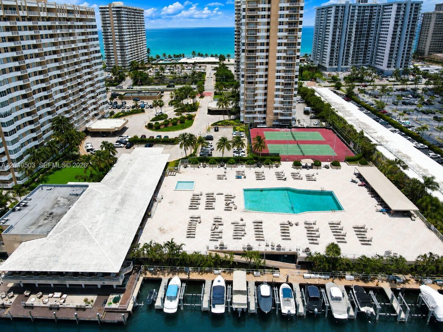Ver detalles 14F(availabale now) 2 / 2 1275 sq. ft. $ 2026-06-28 0 foto