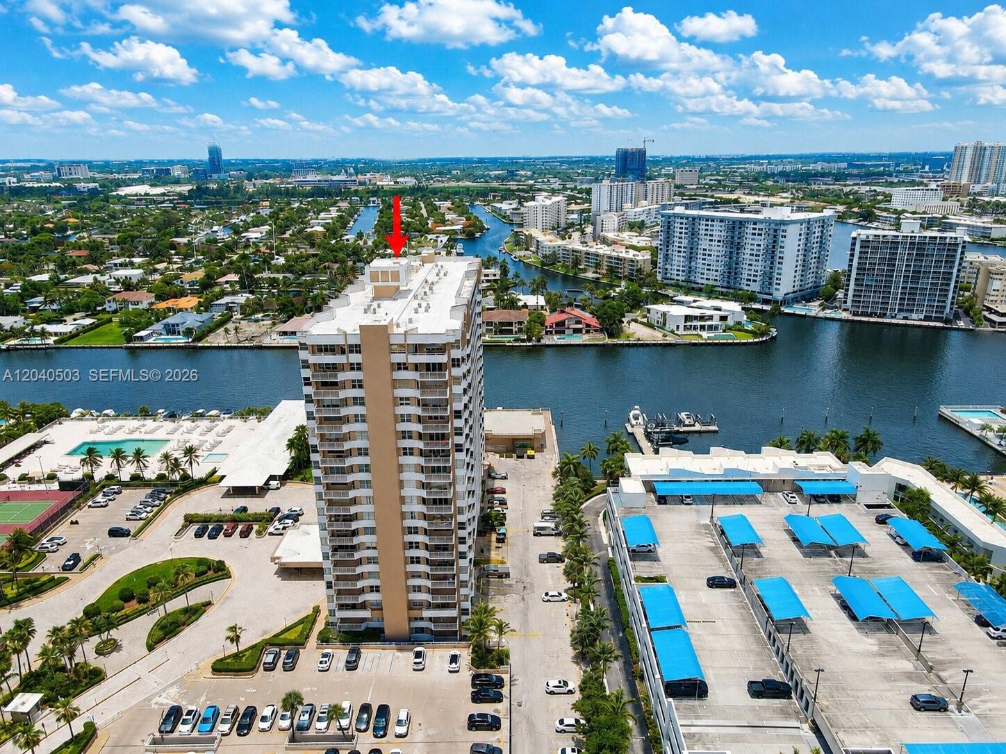 Ver detalles 14F(availabale now) 2 / 2 1275 sq. ft. $ 2026-06-28 0 foto