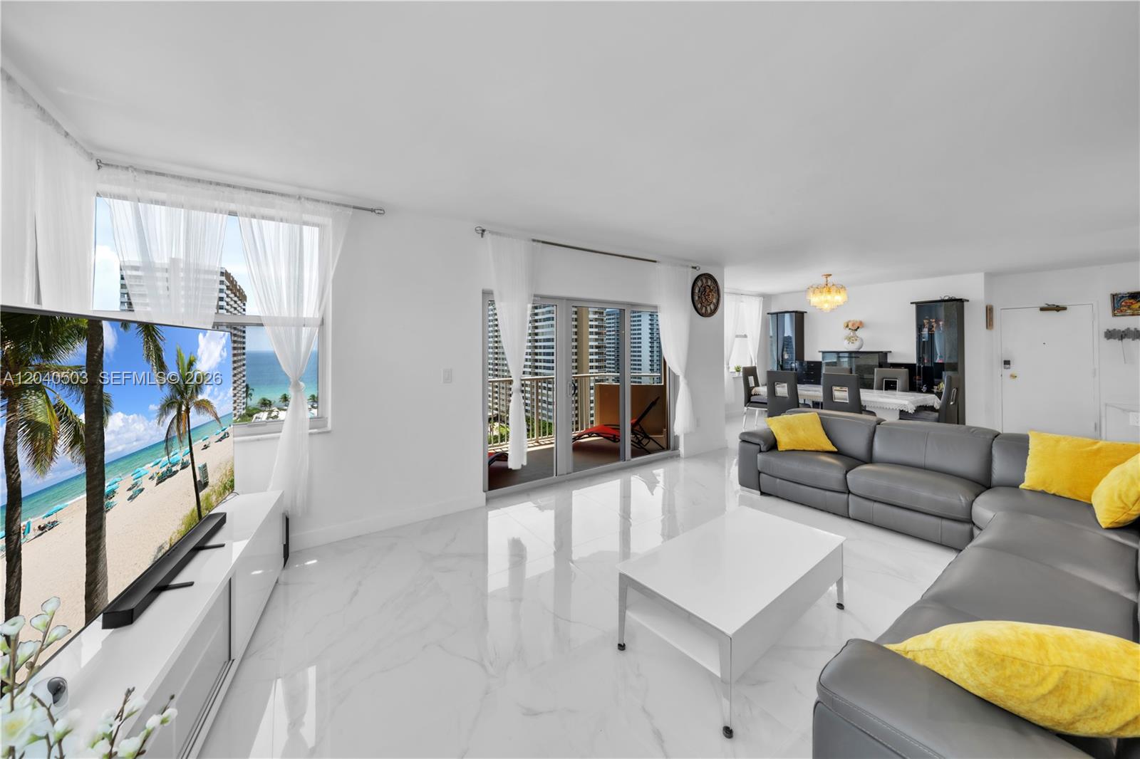 Ver detalles 14F(availabale now) 2 / 2 1275 sq. ft. $ 2026-06-28 0 foto