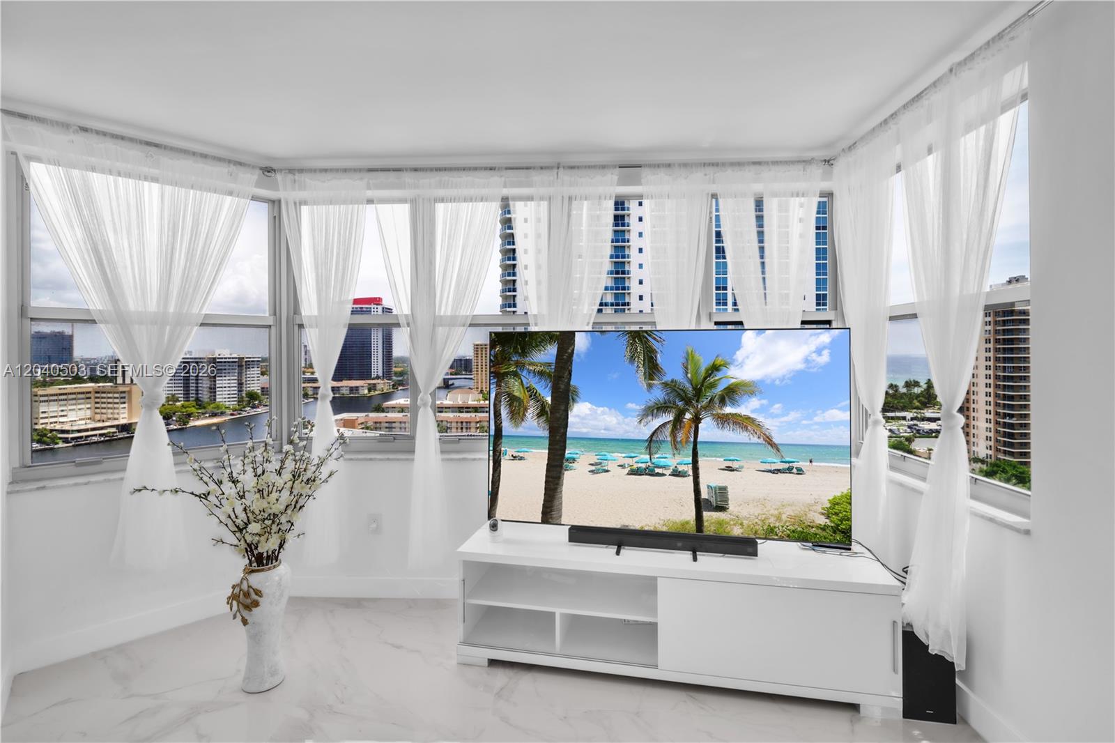 Ver detalles 14F(availabale now) 2 / 2 1275 sq. ft. $ 2026-06-28 0 foto