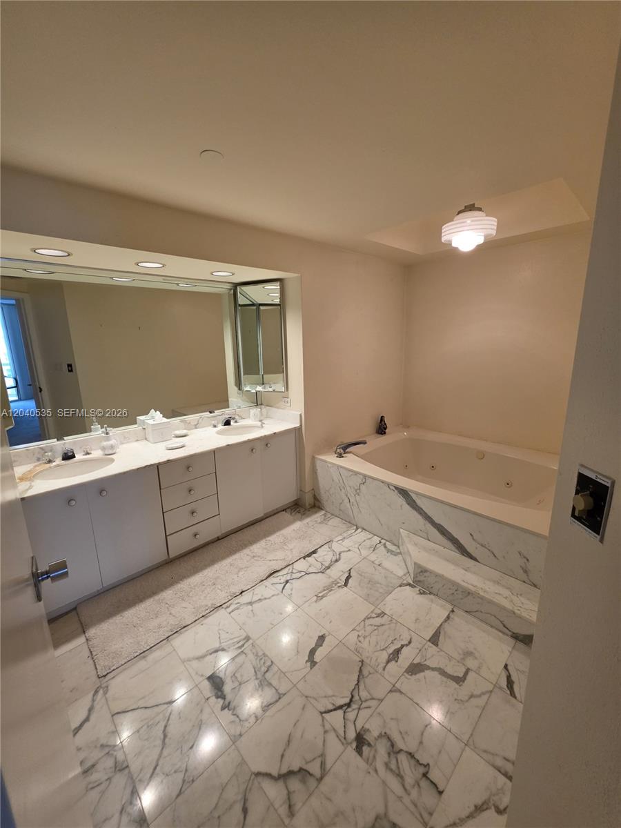 Photo of 20191 Country Club Dr  #1805, Aventura, Florida, 33180 - 