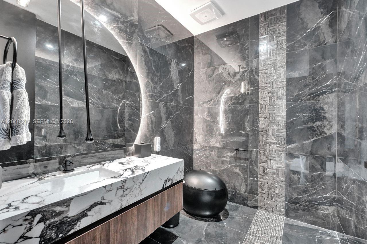 Photo of 3300 188th St  #210, Aventura, Florida, 33180 - 