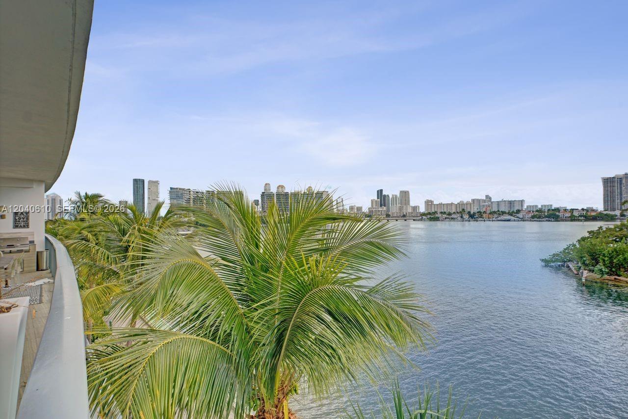 Photo of 3300 188th St  #210, Aventura, Florida, 33180 - 