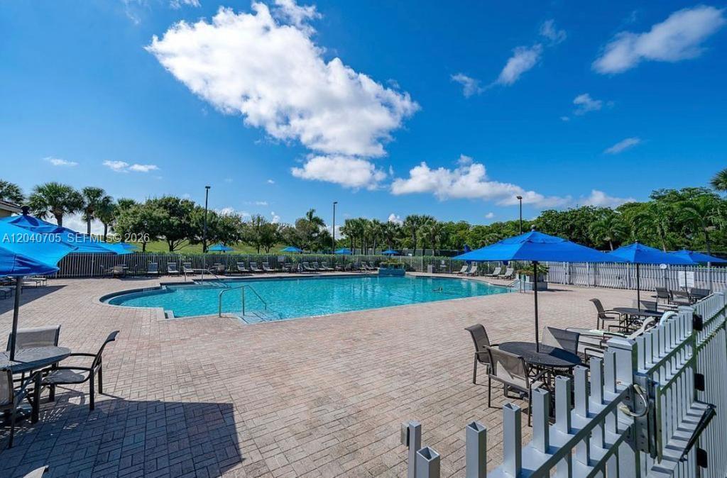Photo of 1125 Butternut Ln (1125), Hollywood, Florida, 33019 - Community Pool
