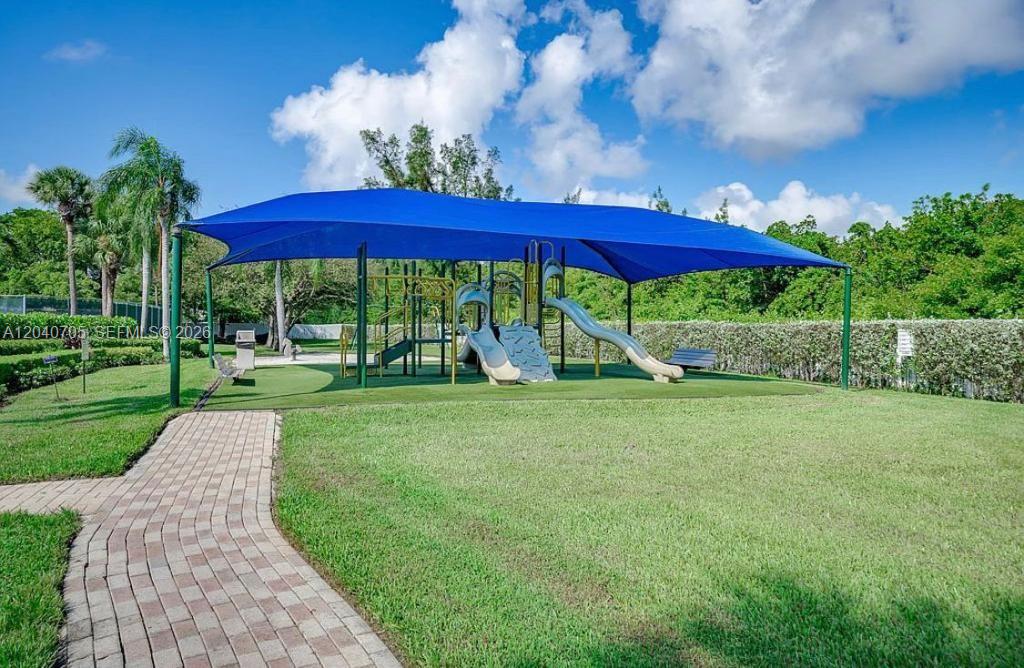 Photo of 1125 Butternut Ln (1125), Hollywood, Florida, 33019 - Kids Playground