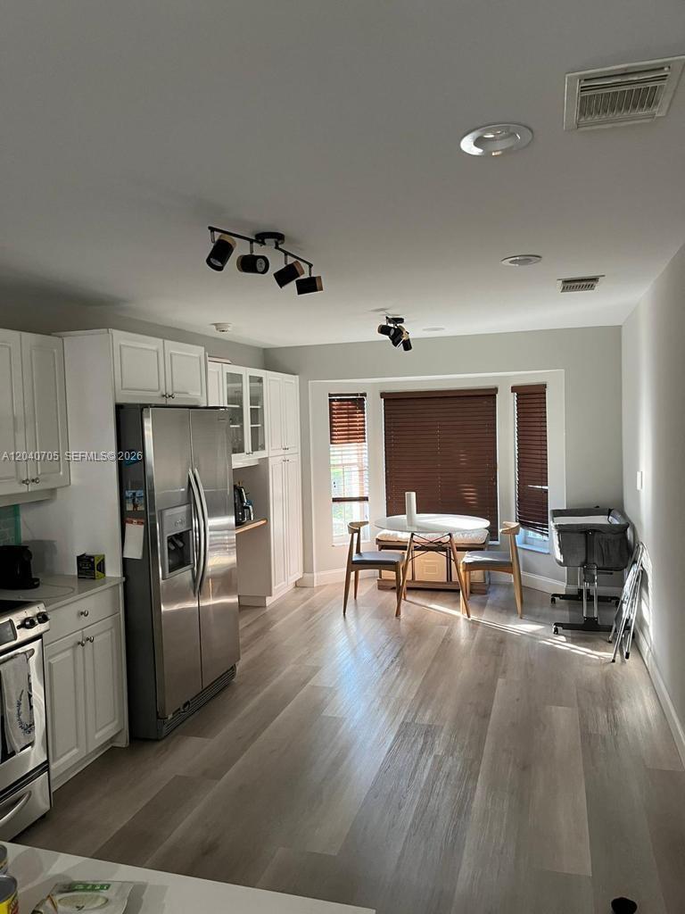 Photo of 1125 Butternut Ln (1125), Hollywood, Florida, 33019 - Kitchen