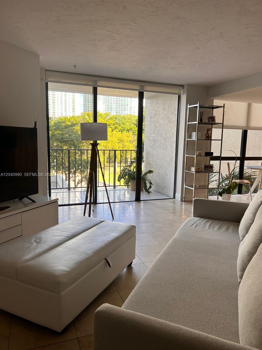 Photo of 18181 NE 31st ct  #305, Aventura, Florida, 33160 - 