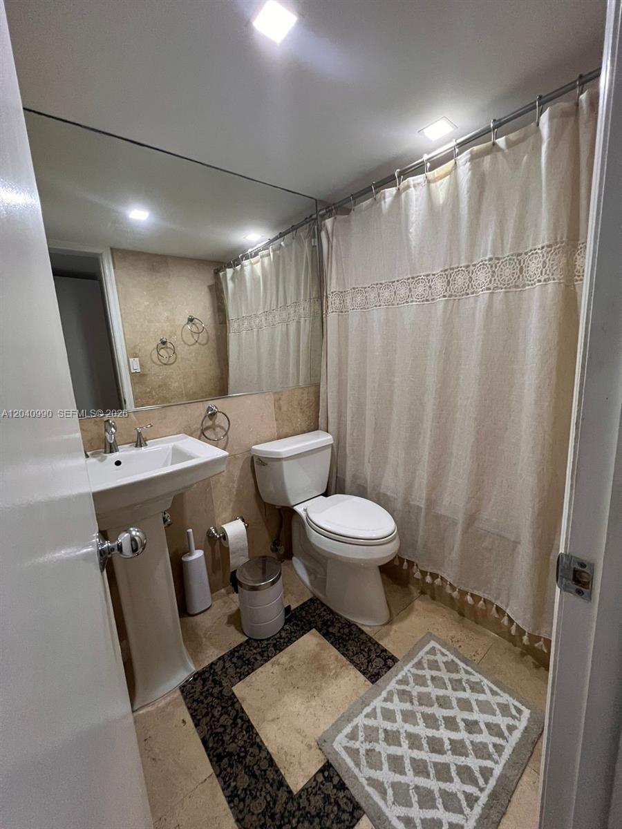 Photo of 18181 NE 31st ct  #305, Aventura, Florida, 33160 - Master Bath
