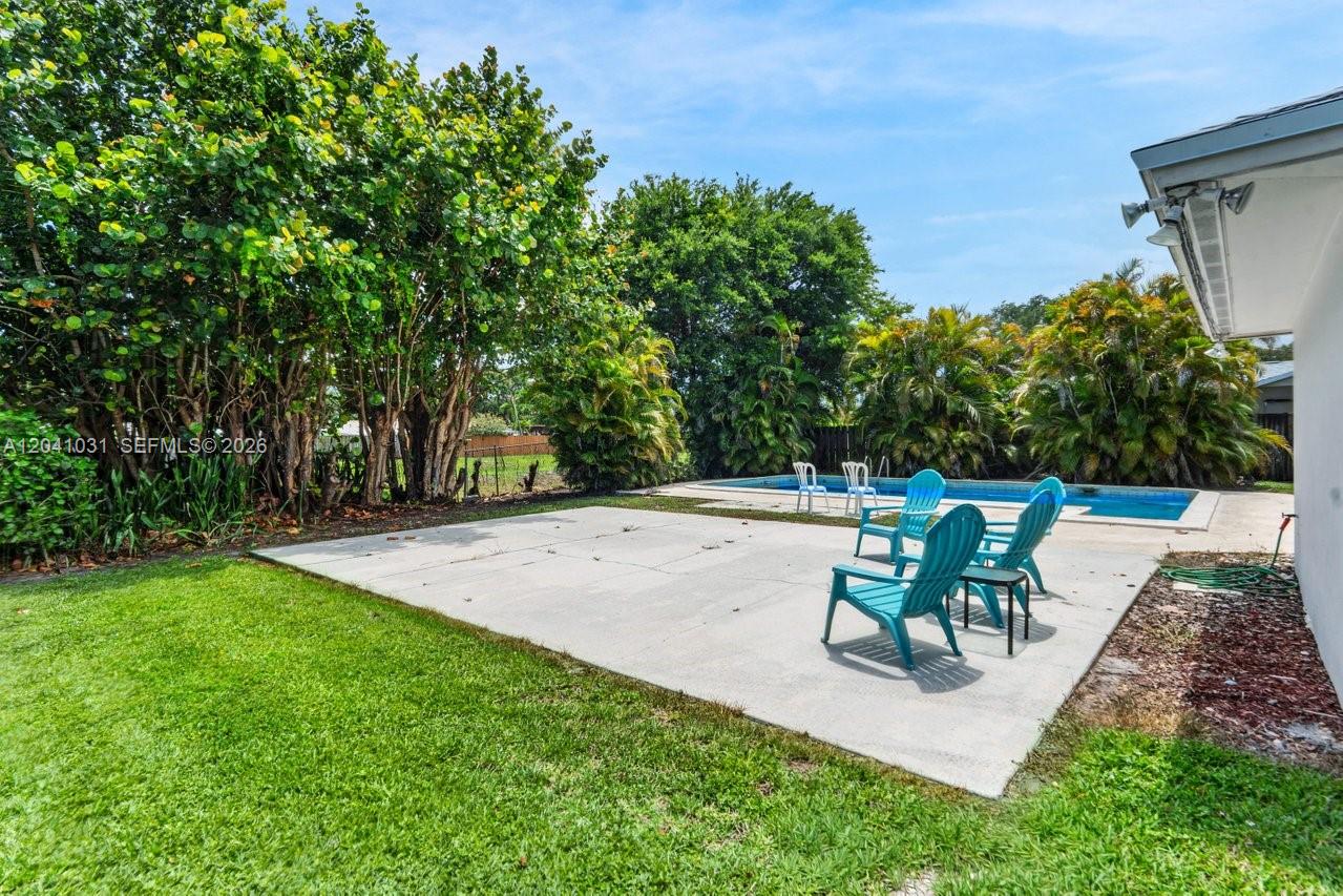 See details 4366 3 / 2 1653 sq. ft. $ 2026-06-22 0 Photo