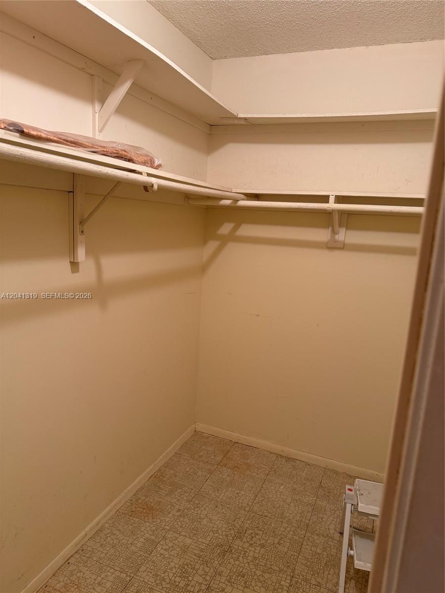 627-4 2 / 2 1317 sq. ft. $ 2026-06-24 0 Photo