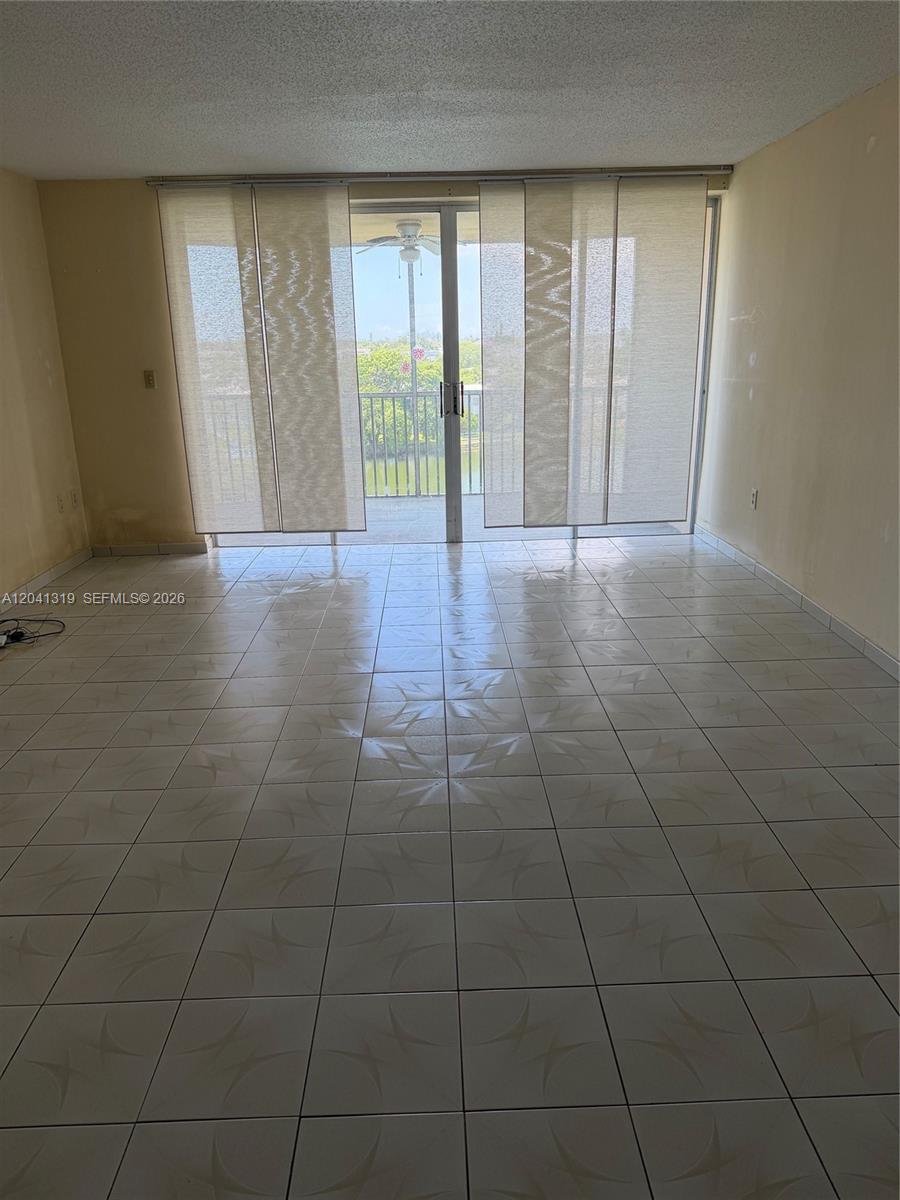 627-4 2 / 2 1317 sq. ft. $ 2026-06-24 0 Photo