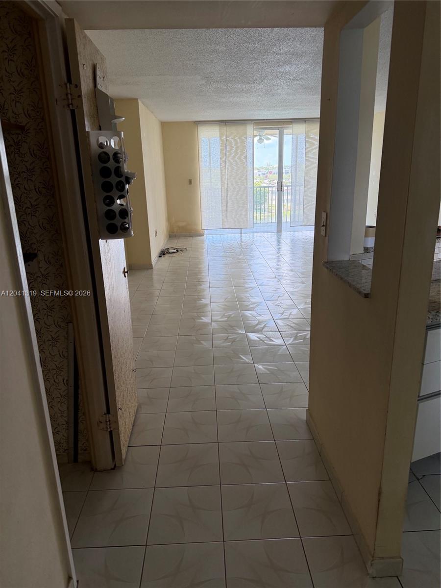 627-4 2 / 2 1317 sq. ft. $ 2026-06-24 0 Photo