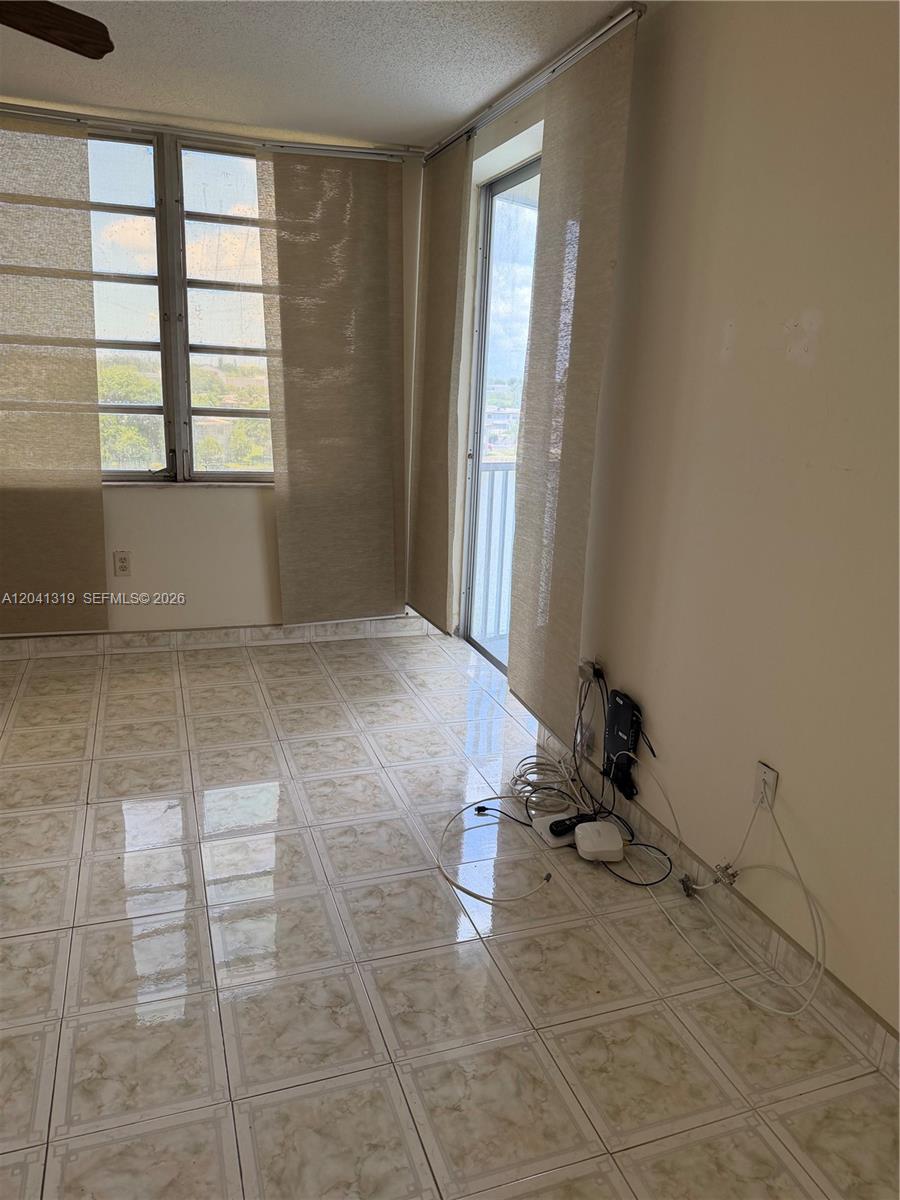 627-4 2 / 2 1317 sq. ft. $ 2026-06-24 0 Photo