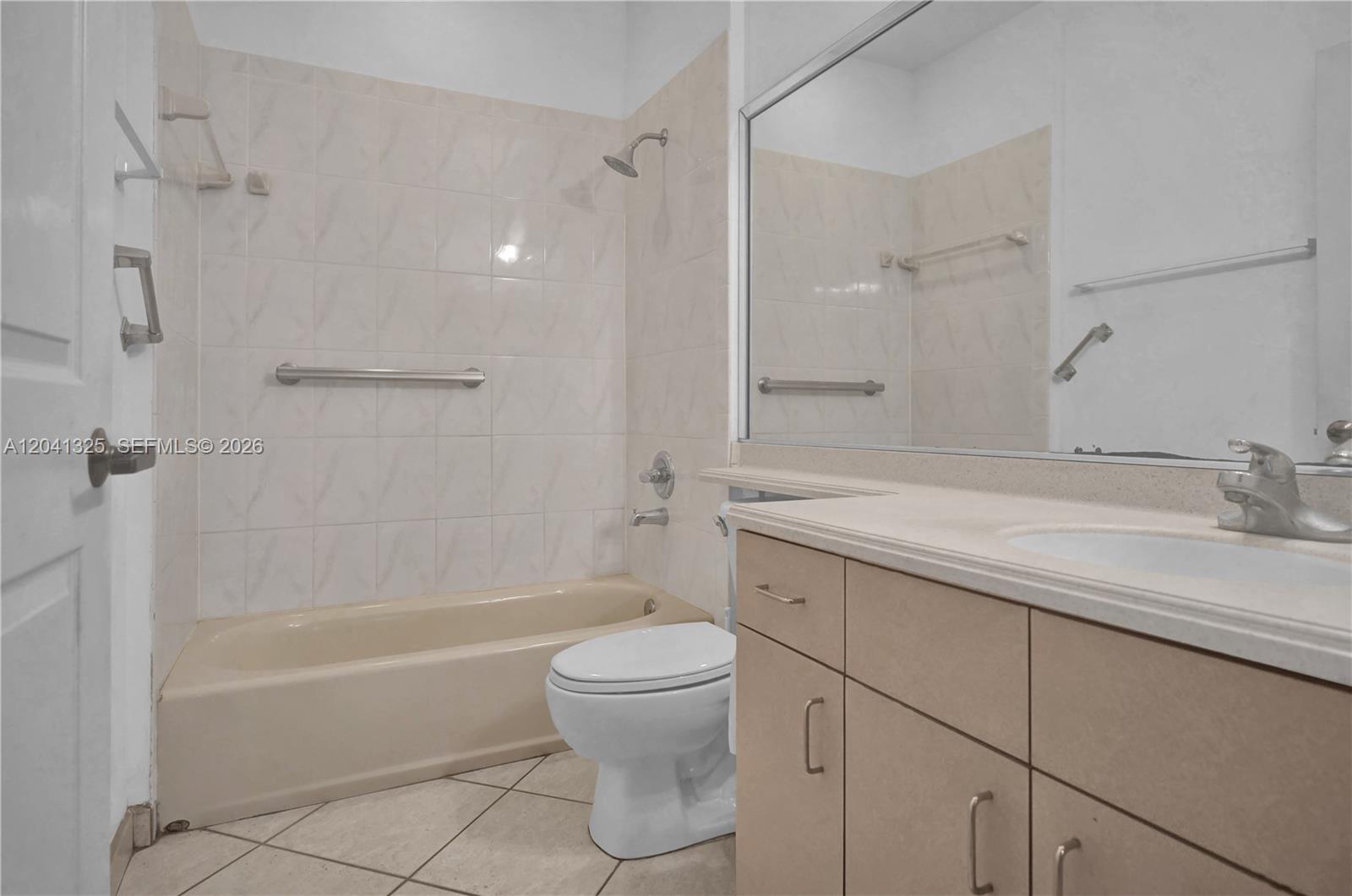   /   кв.футов $ 2026-06-22 0 Фото