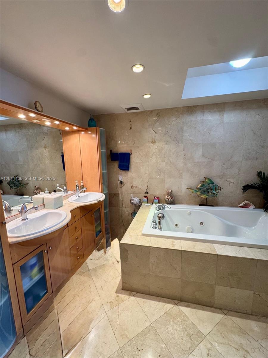Photo of 19500 Turnberry Way  #15F, Aventura, Florida, 33180 - 