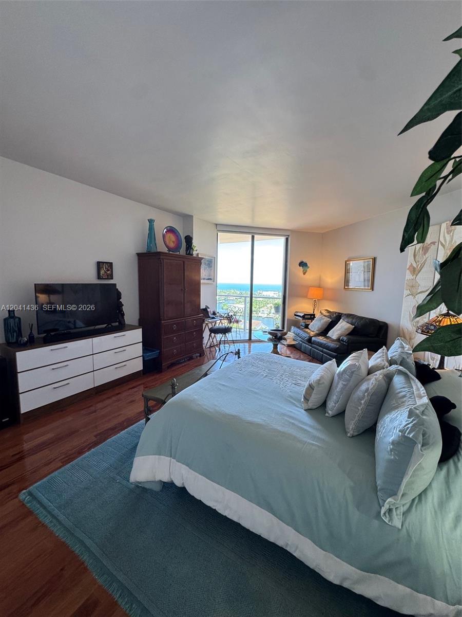 Photo of 19500 Turnberry Way  #15F, Aventura, Florida, 33180 - 