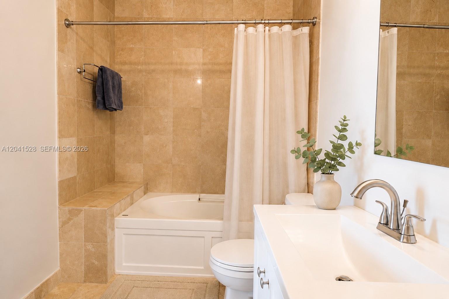 Photo of 2100 Van Buren St  #421, Hollywood, Florida, 33020 - 