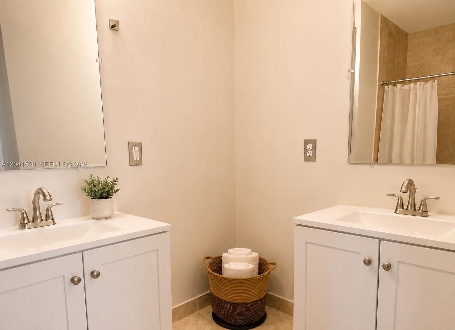 Photo of 2100 Van Buren St  #421, Hollywood, Florida, 33020 - 