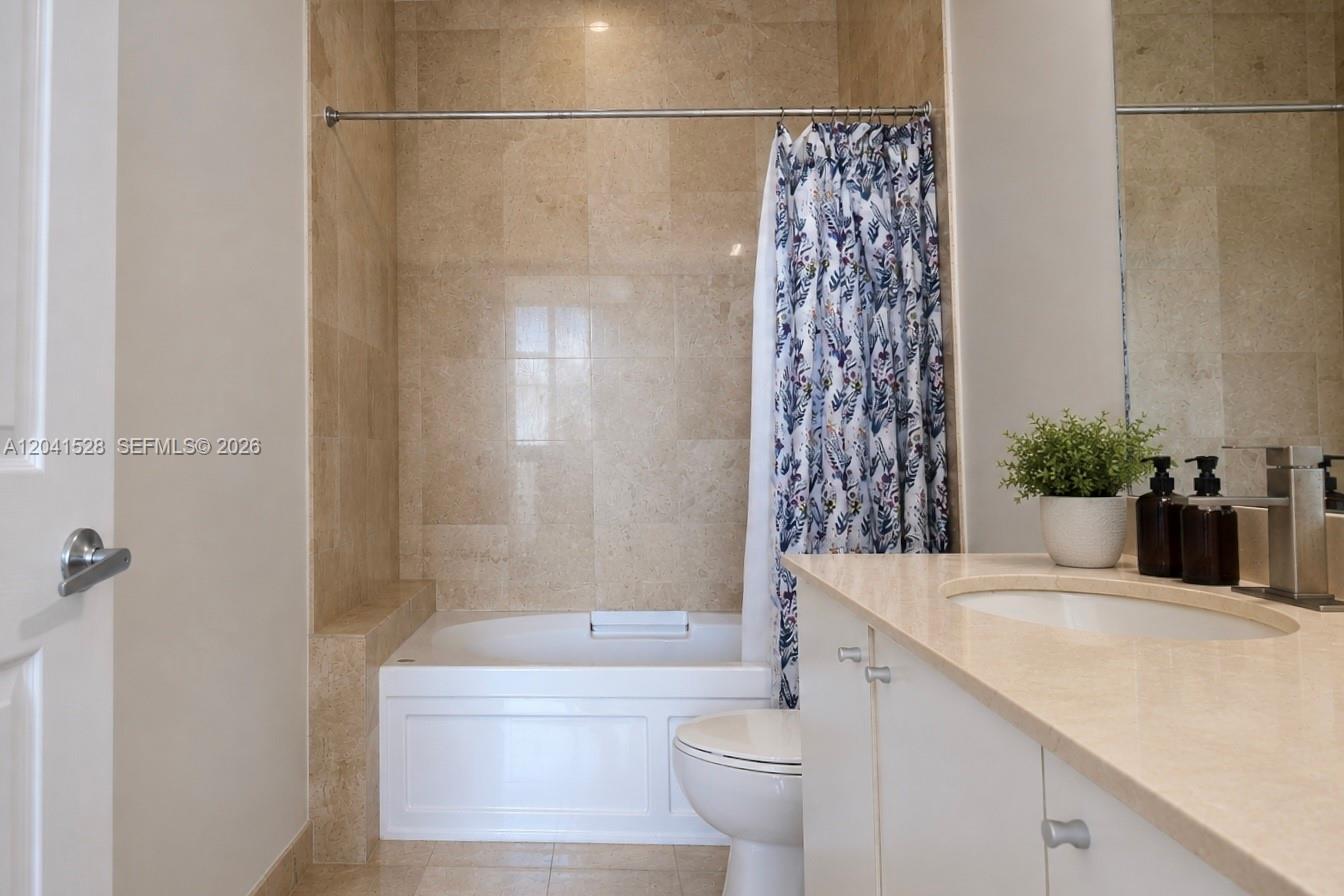 Photo of 2100 Van Buren St  #421, Hollywood, Florida, 33020 - 