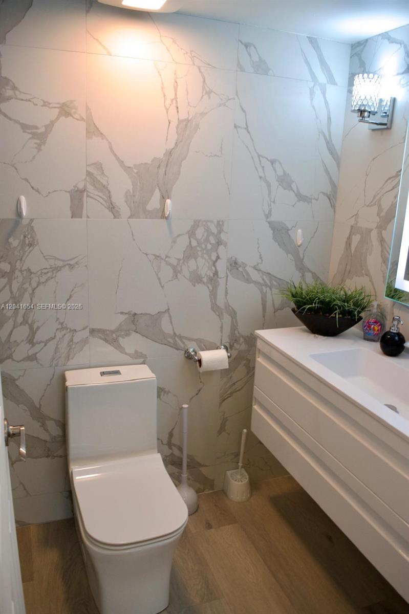 Photo of 3725 Ocean Dr  #423, Hollywood, Florida, 33019 - 