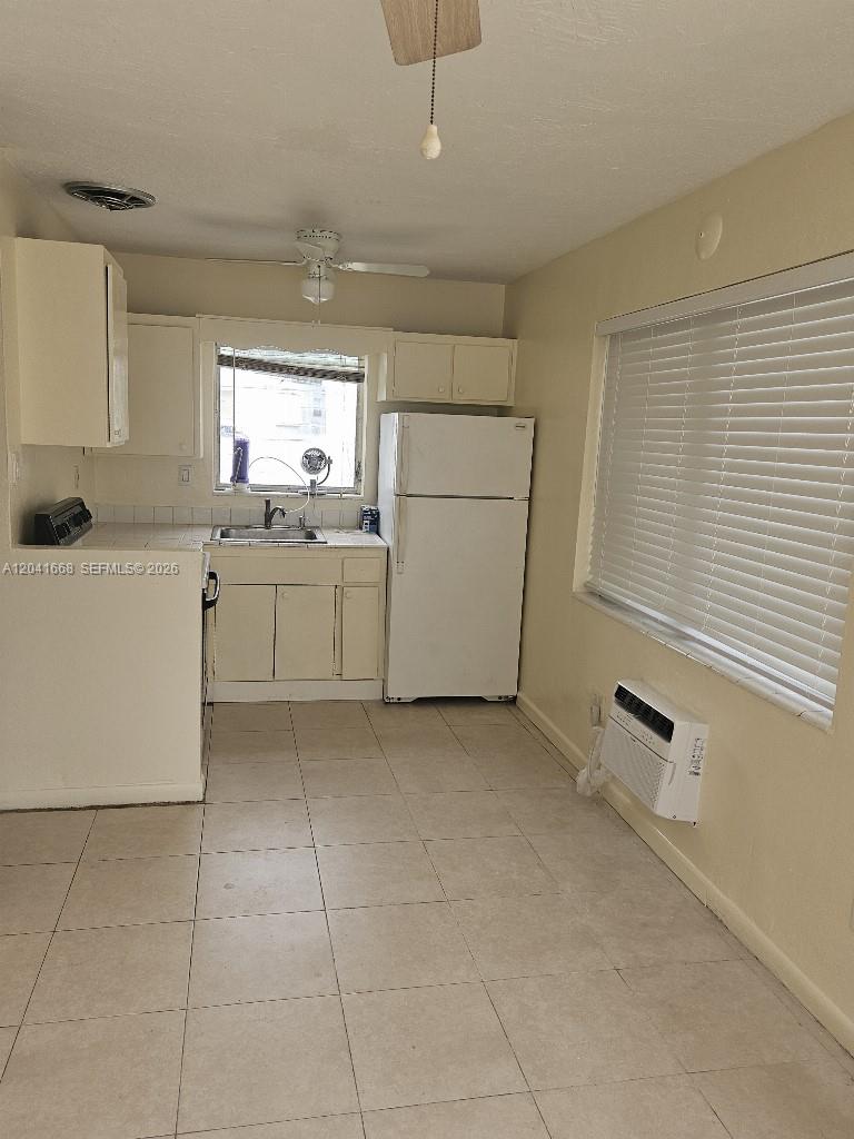   /   sq. ft. $ 2026-06-23 0 foto