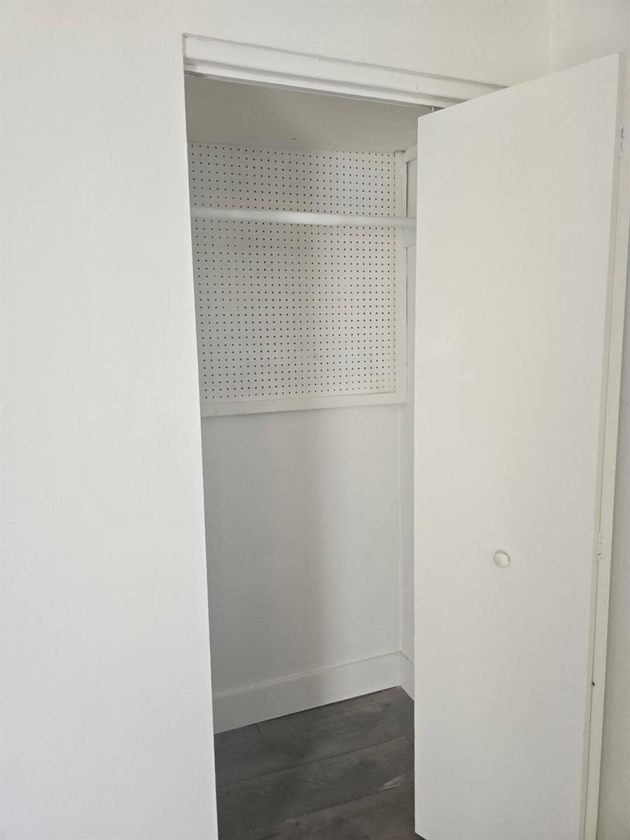   / 0 990 sq. ft. $ 2026-06-25 0 foto