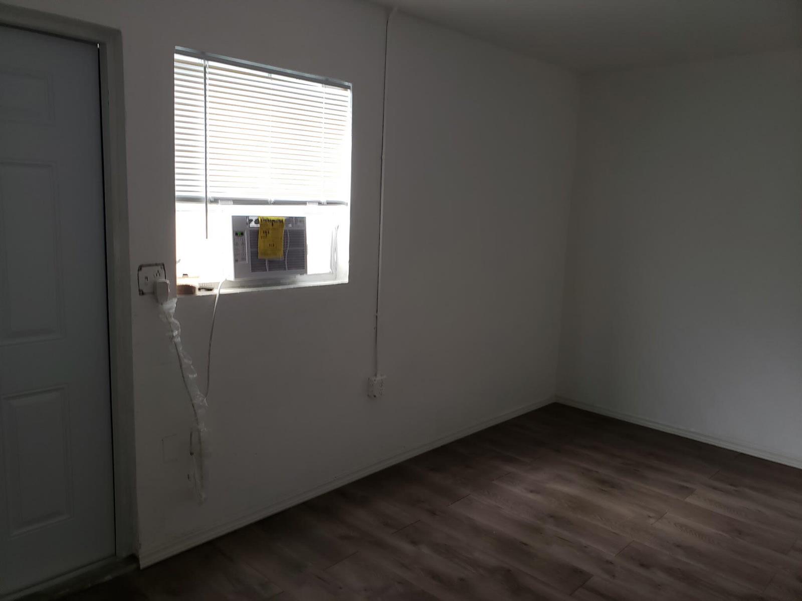   / 0 990 sq. ft. $ 2026-06-25 0 foto