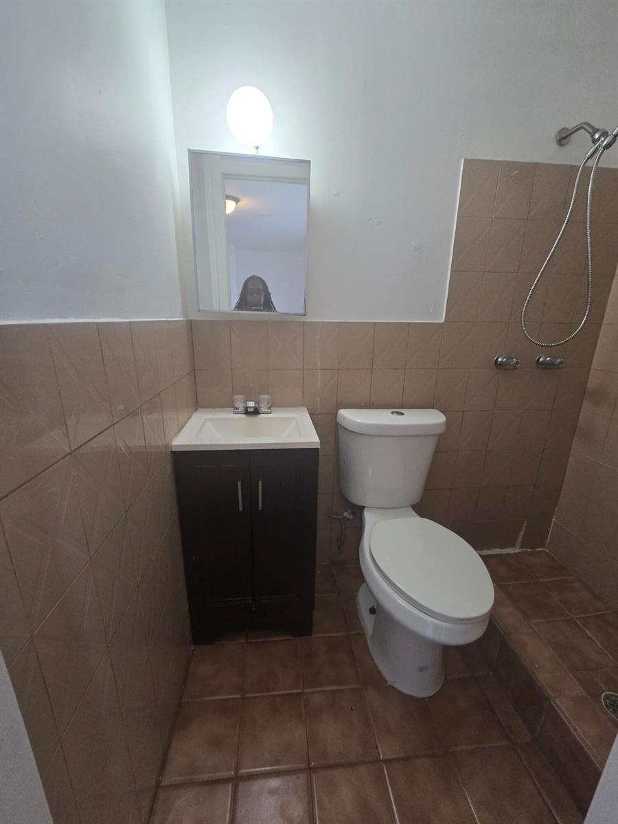   / 0 990 sq. ft. $ 2026-06-25 0 foto