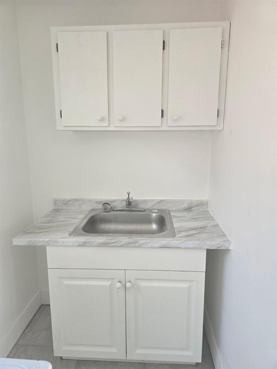   / 0 990 sq. ft. $ 2026-06-25 0 foto