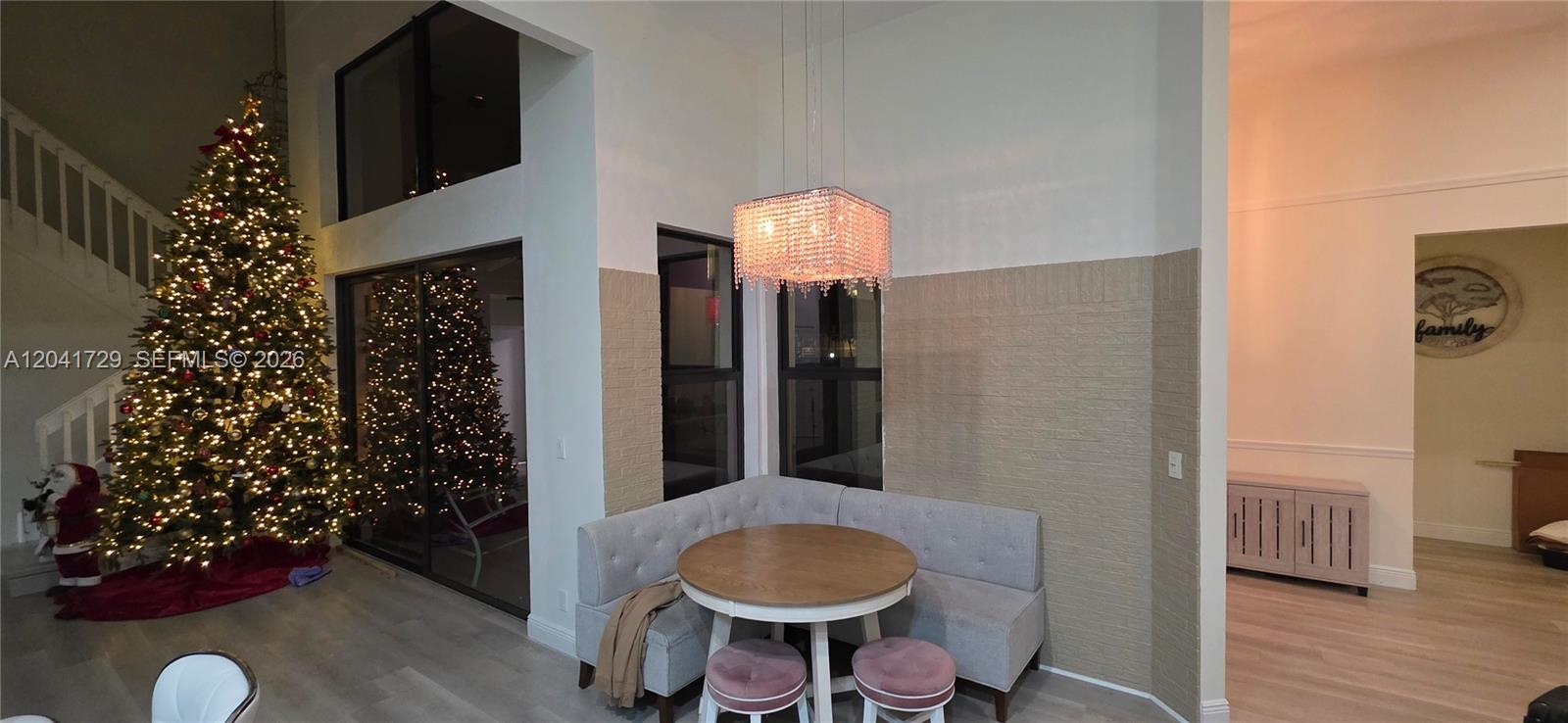 See details 5010 4 / 4 2622 sq. ft. $ 2026-06-23 0 Photo