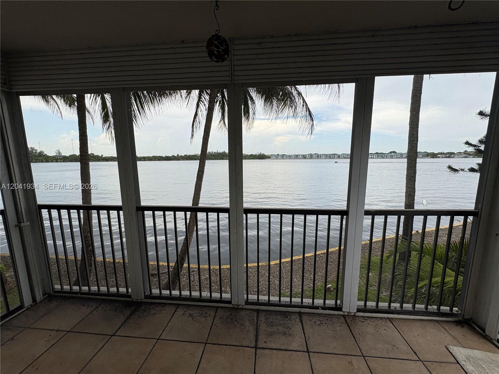 211 2 / 2 1233 sq. ft. $ 2026-06-23 0 Photo
