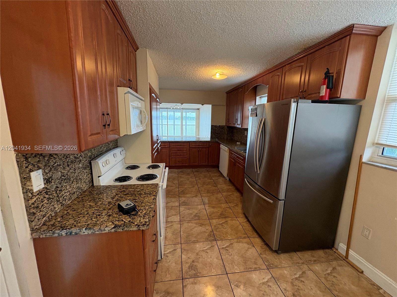 211 2 / 2 1233 sq. ft. $ 2026-06-23 0 Photo