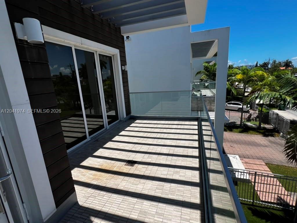 Photo of 18975 Atlantic Blvd (18975), Sunny Isles Beach, Florida, 33160 -