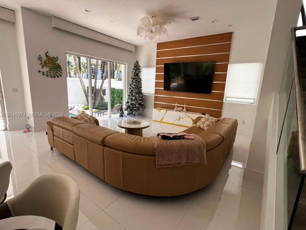 Photo of 18975 Atlantic Blvd (18975), Sunny Isles Beach, Florida, 33160 -