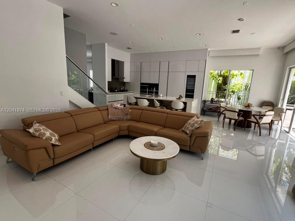 Photo of 18975 Atlantic Blvd (18975), Sunny Isles Beach, Florida, 33160 -